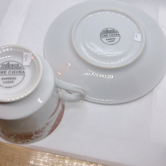 MIKASA EMPRESS FOOTED TEACUP AND SAUCER FINE CHINE VINTAGE L6009 - Picture 14 of 14